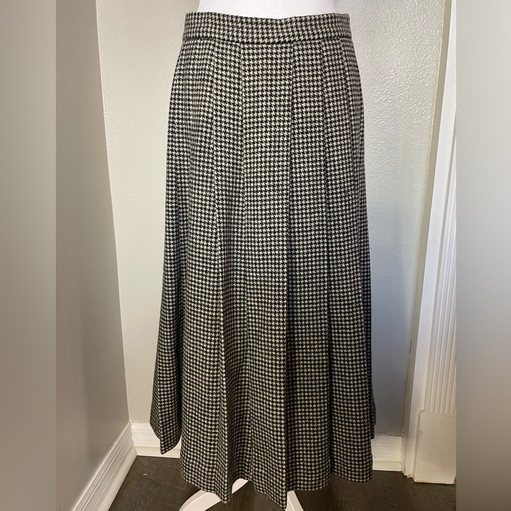 J. Crew 100% Wool Skirt, Houndstooth Pattern Black & White, Size 14